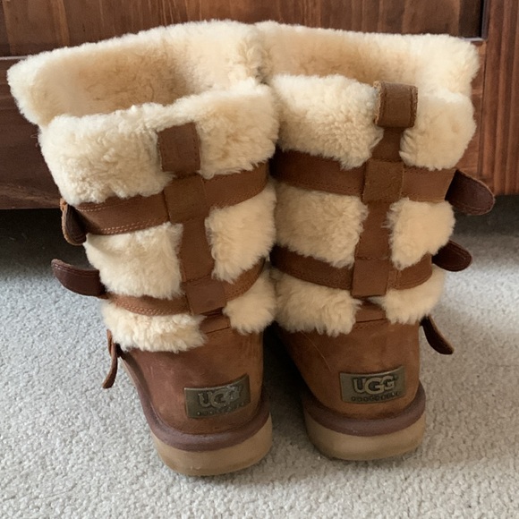 UGG Boots - Picture 4 of 7